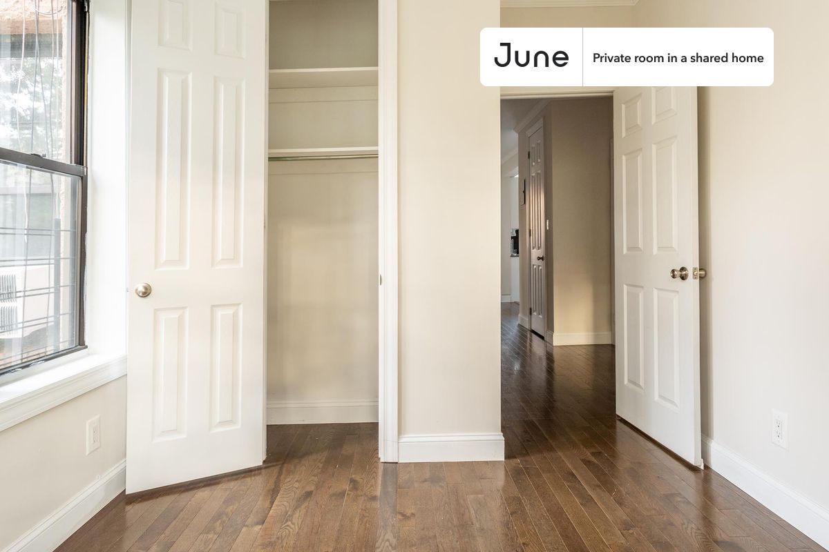 Building Photo - Private bedroom in 4 bed/1 bath Home