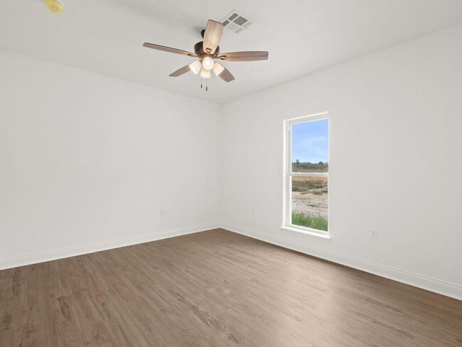 Building Photo - 748 Lockhart Cutoff Rd