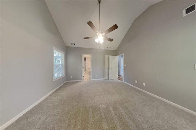 Building Photo - 1043 Foxhollow Tr