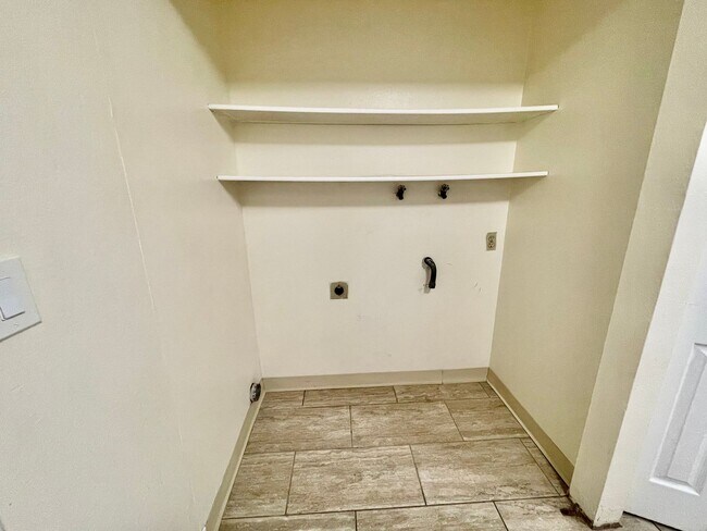 Building Photo - 5731 W 92nd Ave