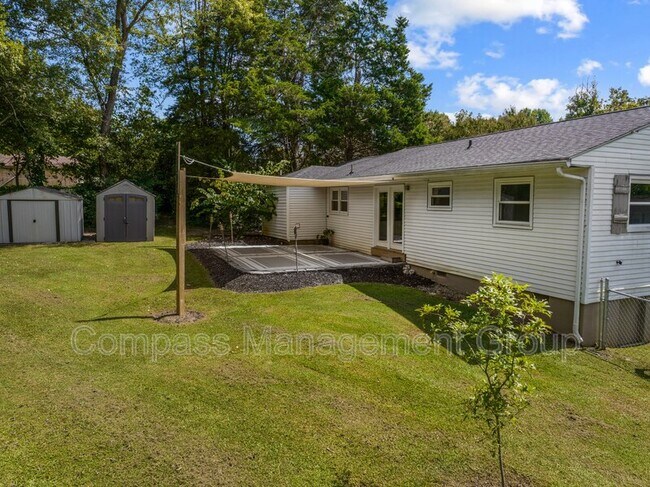 Building Photo - 321 Sarvis Dr