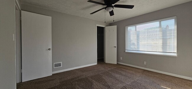 Building Photo - Cozy 2 bed 1 bath  townhouse with attached...