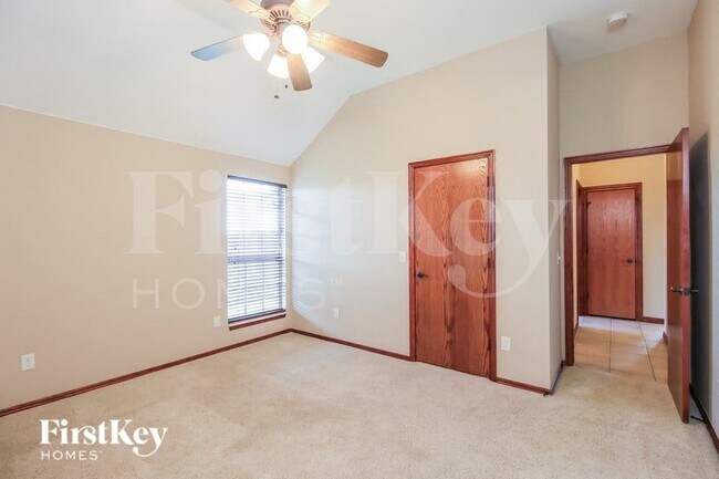 Building Photo - 232 SW 136th St