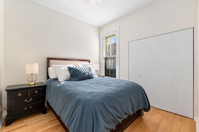 Building Photo - 2112 N Dayton St