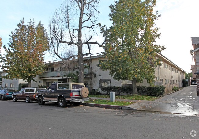 Primary Photo - Cohasset Apartments