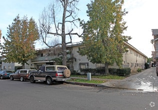 Building Photo - Cohasset Apartments