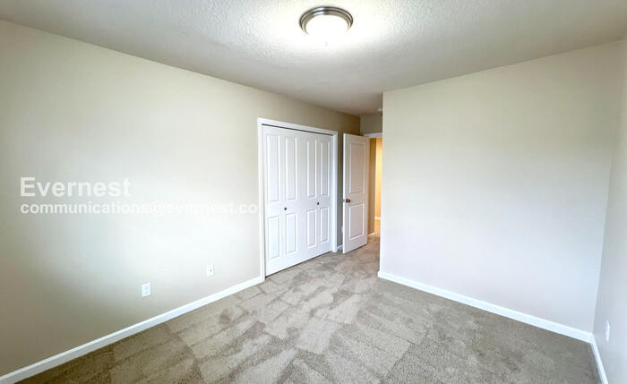 Building Photo - 17340 SE Elias Ct