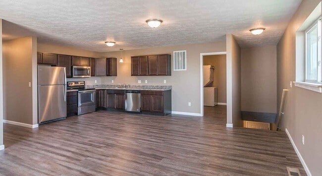 Building Photo - 407 Opal Ln