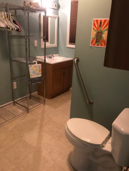 Building Photo - 150 Arbor Ln