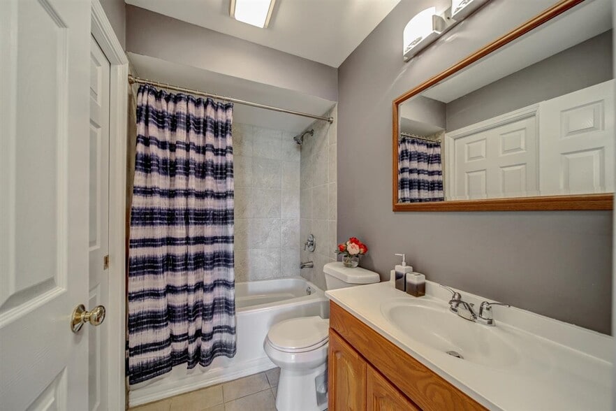 Building Photo - 5S530 Scots Dr