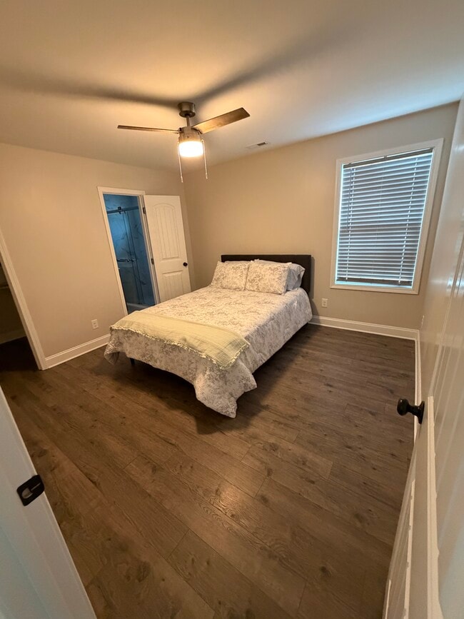 Building Photo - 6690 Eastbrook Ave SW