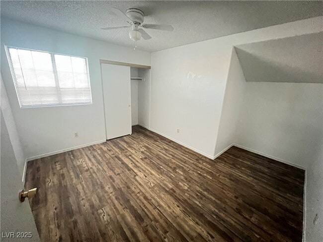 Building Photo - 135 Monteen Dr