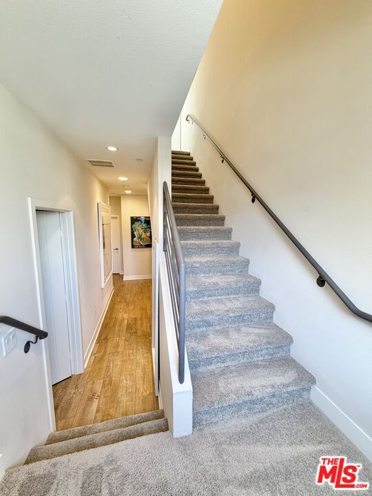Building Photo - 2753 Waverly Dr