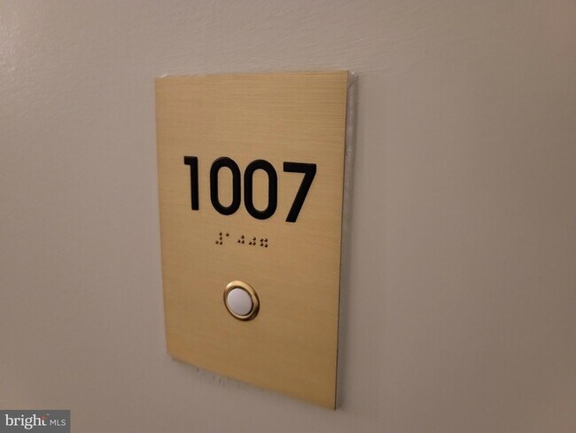 Building Photo - 616 E Street NW Unit 1007