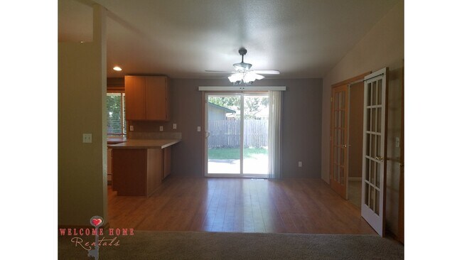 Building Photo - Wonderful rambler in amazing wooded commun...