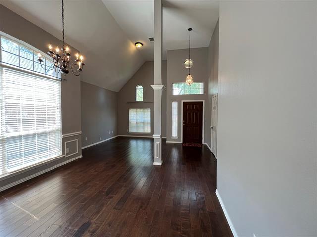 Building Photo - 9811 Cliffside Dr