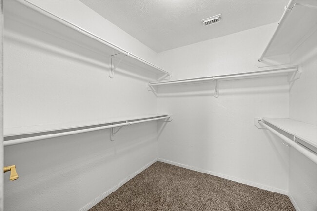 Building Photo - 14942 Gray Ridge Dr