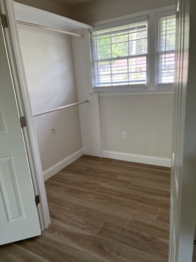 Building Photo - 539 Baird Dr