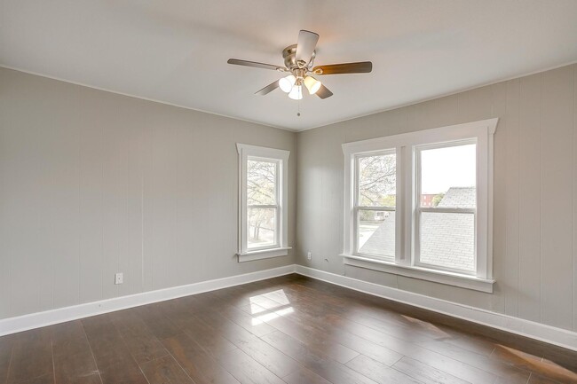 Building Photo - Beautifully Remodelled 1922 Home- Duplex- ...