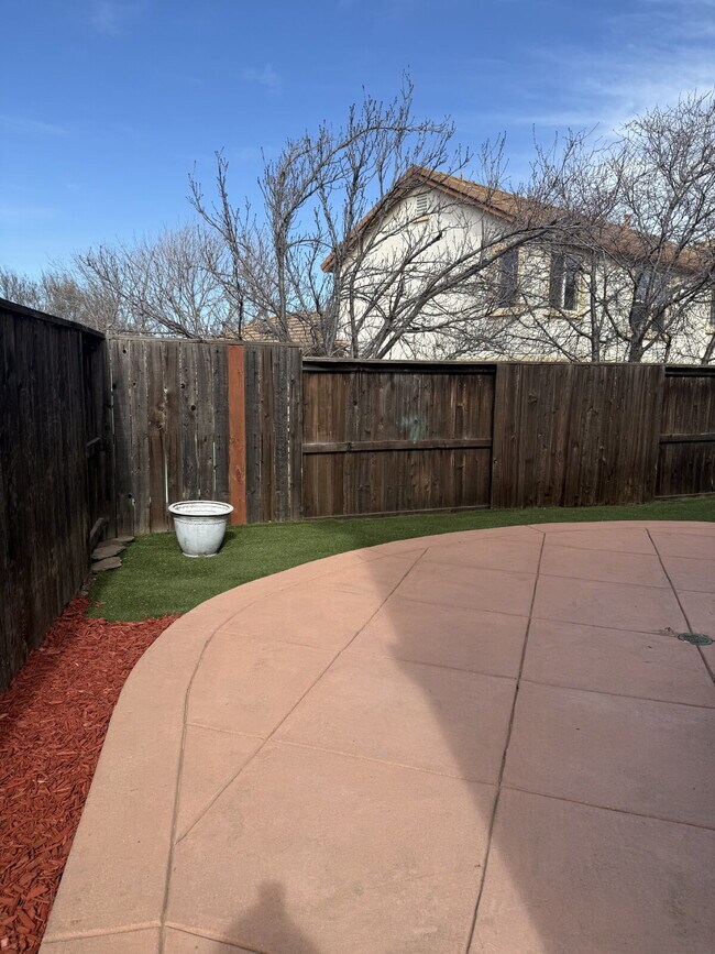 Building Photo - Charming 4-Bedroom, 3-Bathroom Single-Family Home