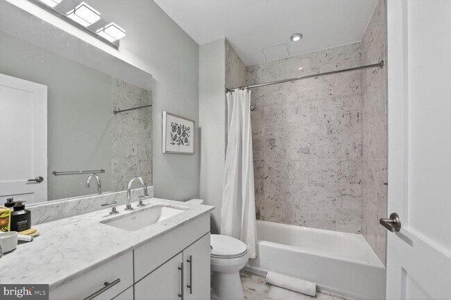 Building Photo - 2100 11th St NW