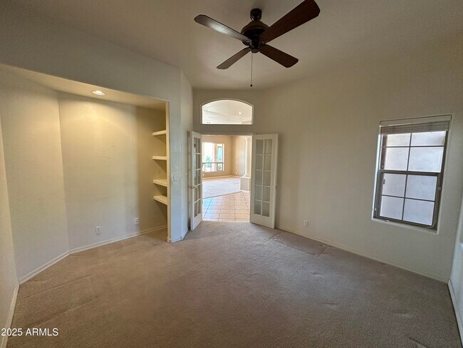 Building Photo - 2053 E Clubhouse Dr