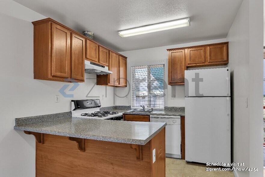 Building Photo - 325 Vaqueros Ave