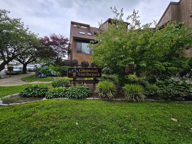 Building Photo - 112 Glenwood Ave