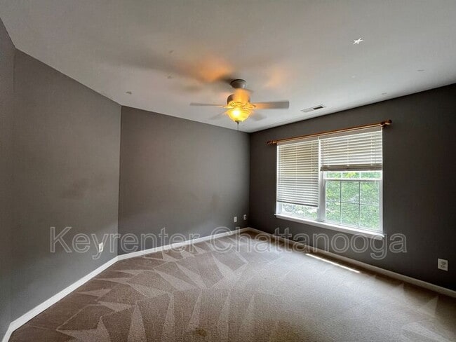 Building Photo - 5775 Crooked Creek Dr