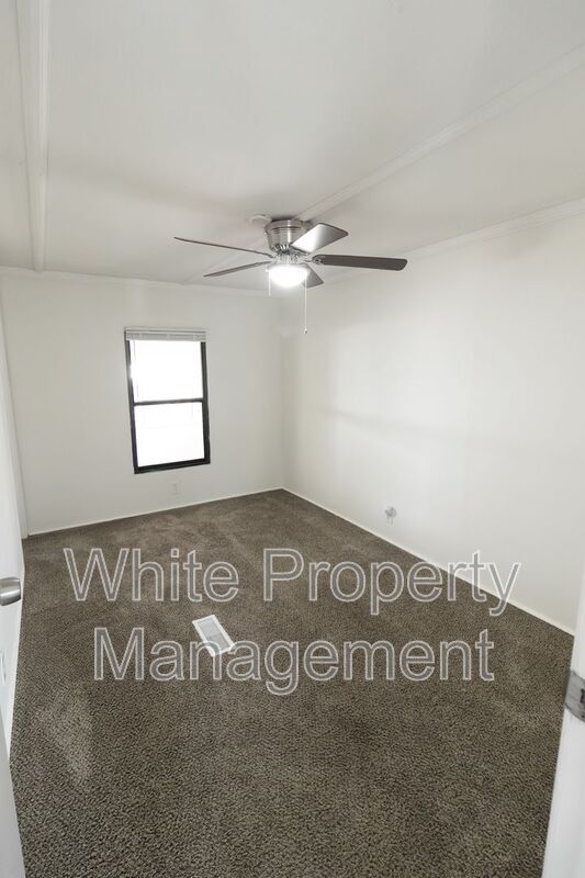 Building Photo - 1172 Southwood Dr