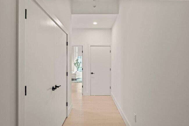 Building Photo - 1247 N 2nd St