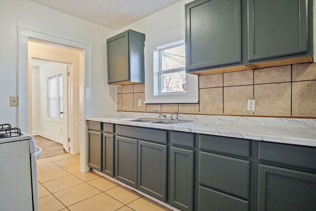 Building Photo - 2145 N Kate Ave