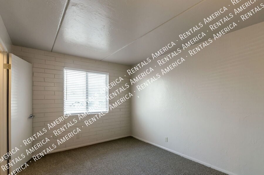 Building Photo - 55 N Cherry Ave