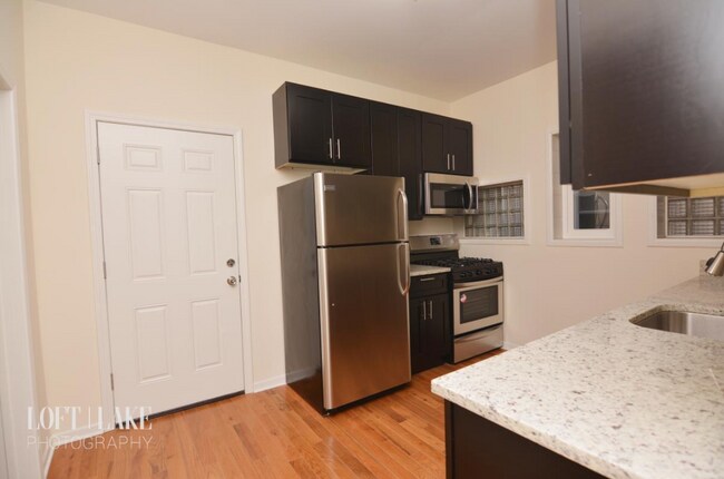 Building Photo - 2133 N Springfield Ave