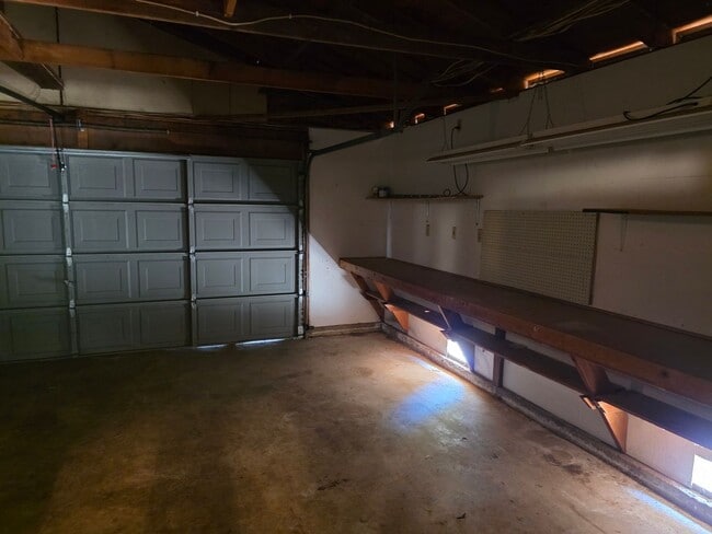 Building Photo - Charming Family Home for Rent in Auburn, C...