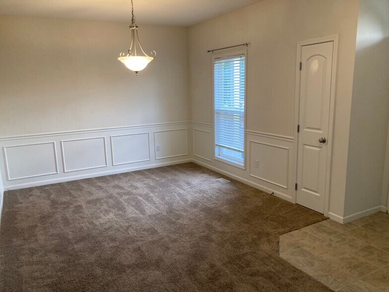 Dining Room - 258 N Ferrel St