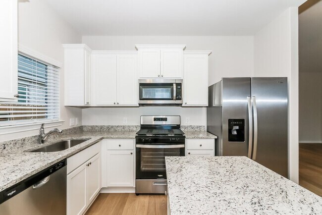 Building Photo - 416 Mustang Trot Dr