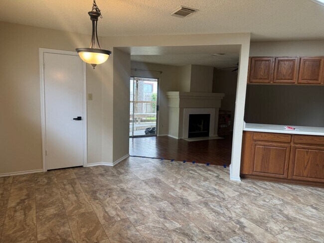 Building Photo - Beautiful 3/2 Home Available for Lease In NW San Antonio!