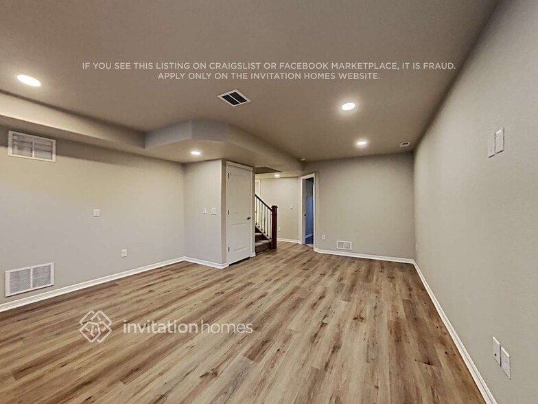 Building Photo - 10882 Aliso Dr