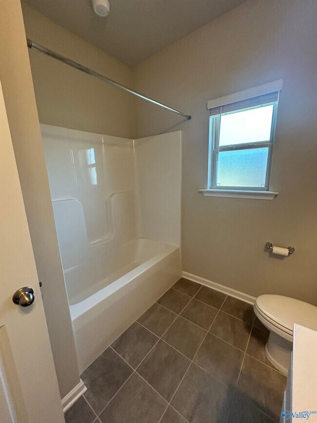 Building Photo - 7040 Regency Ln SE
