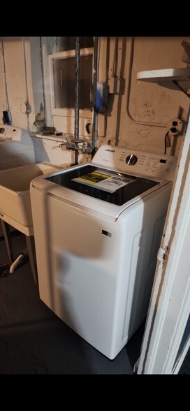 Building Photo - 318 N 41st St