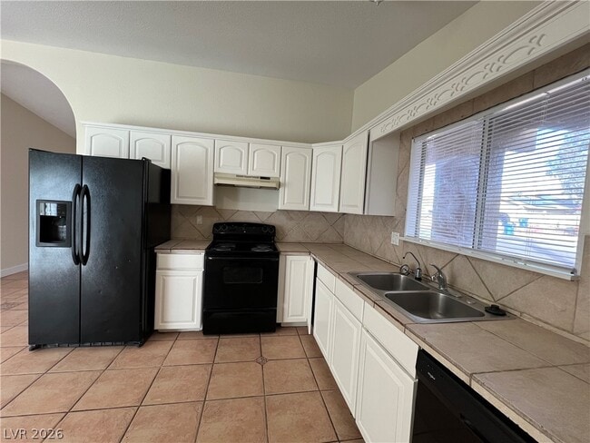 Building Photo - 6617 Baywood Ave