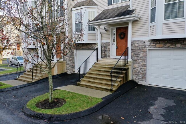 Building Photo - 1302 Briar Woods Ln