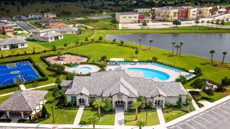 Building Photo - 7879 NW Greenbank Cir