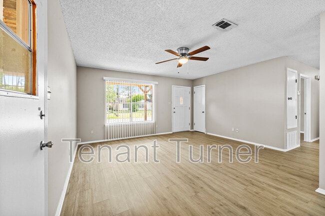 Building Photo - 329 Springdale Cir