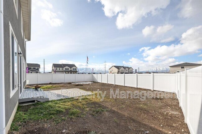 Building Photo - 766 S 850 W