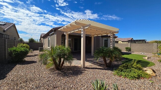 Building Photo - Gorgeous home in gated 55+ community of Canta Mia!