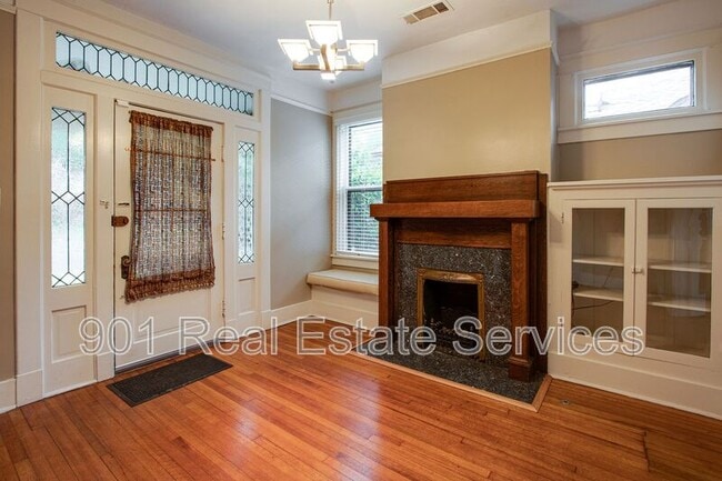 Building Photo - 1552 Forest Ave