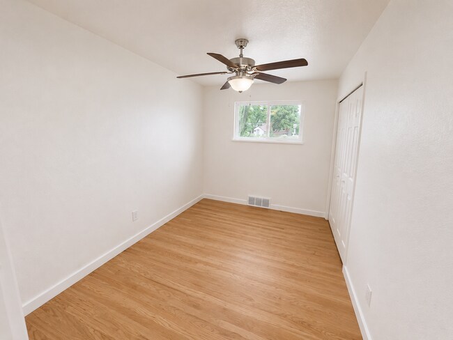 Building Photo - 1303 Otis St