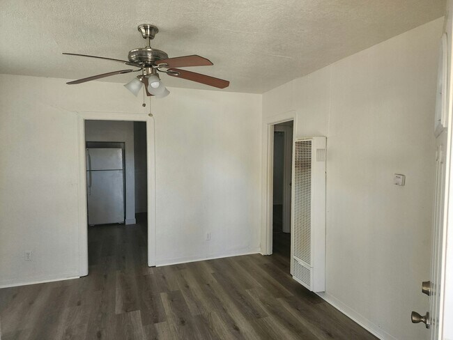 Building Photo - 228 Cassady St